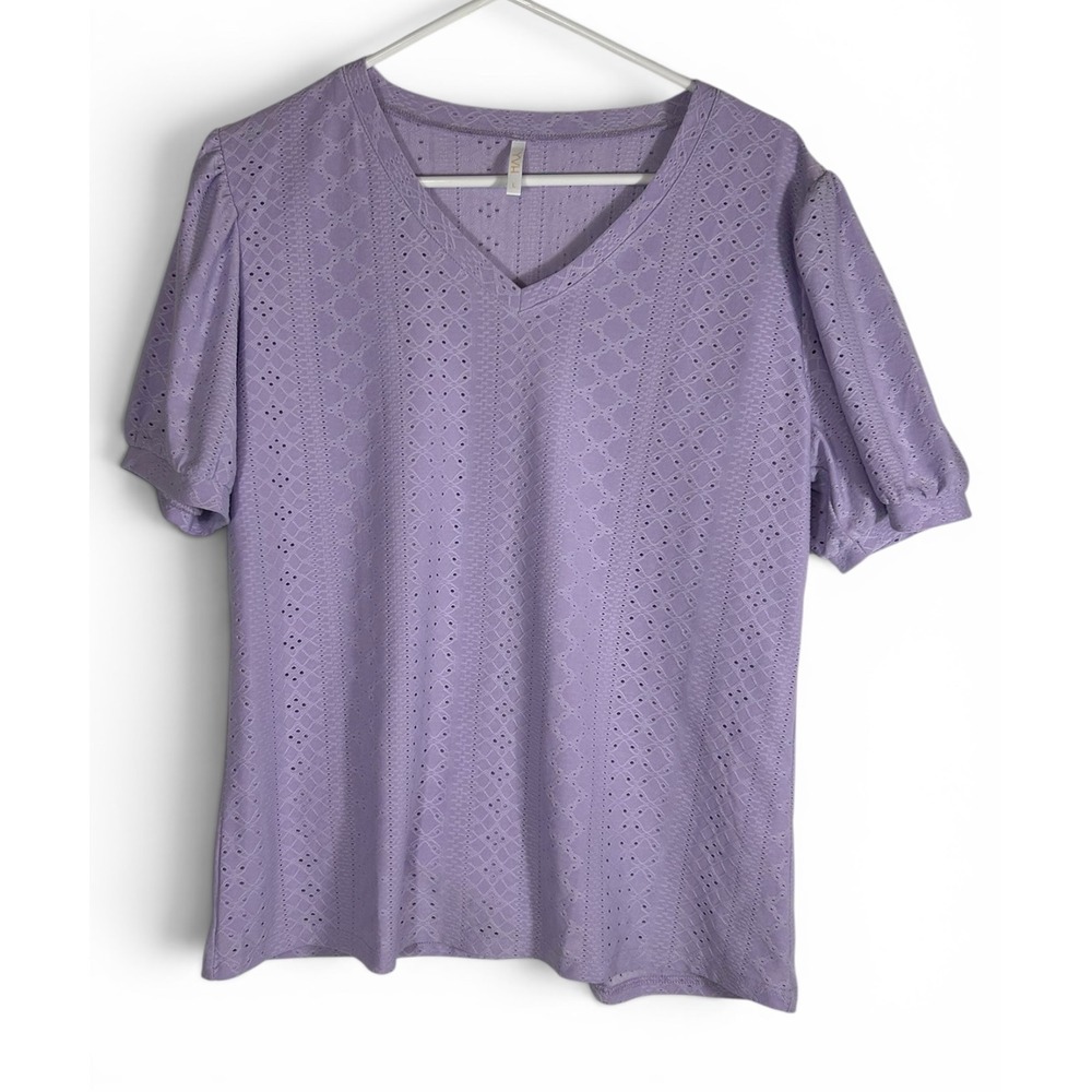 YVH Lavender Purple Eyelet Short Sleeve V-Neck Blouse Top L Puff Sleeve Lined